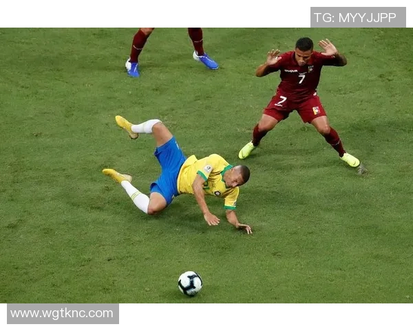 世界杯预选赛：萨尔瓦多主场战平巴拿马，塞伦点射扳平